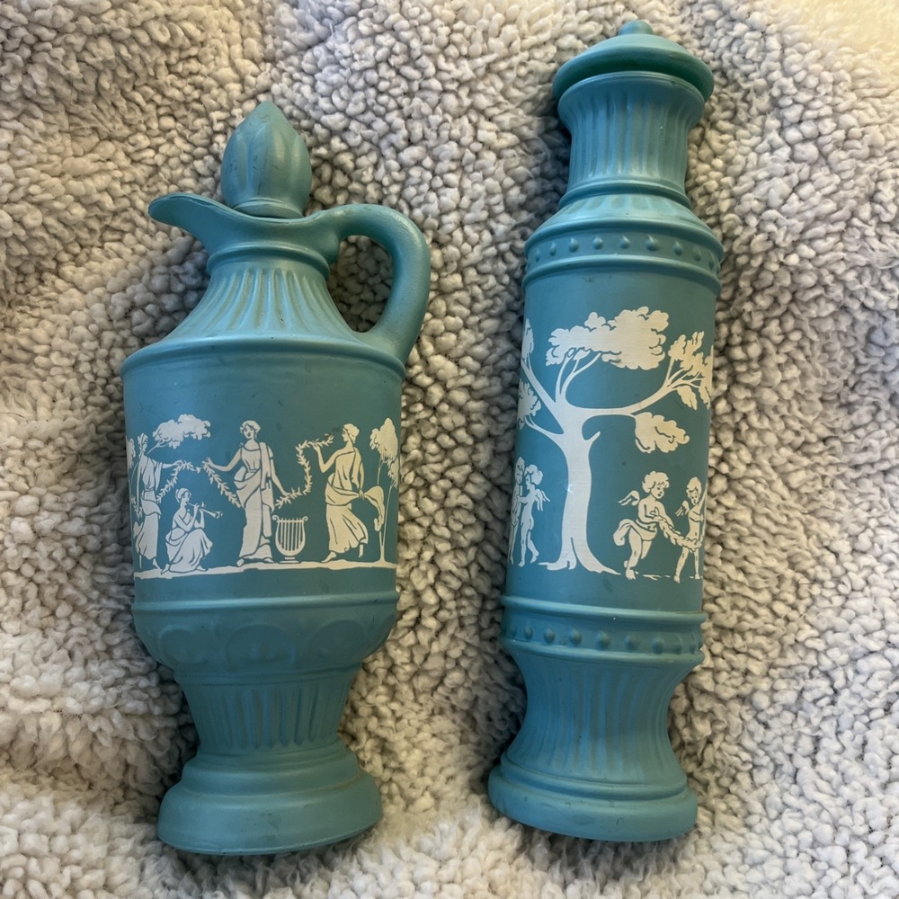 VTG 1979 Avon Blue Glass Decanter Pitcher Perfume Bottles Greek Scene w/perfume